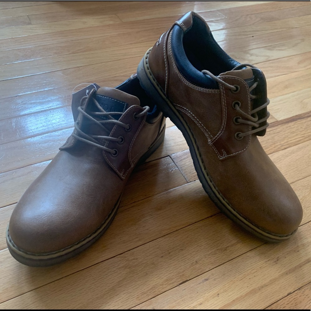 *NEW* IZOD men’s 8.5 shoes